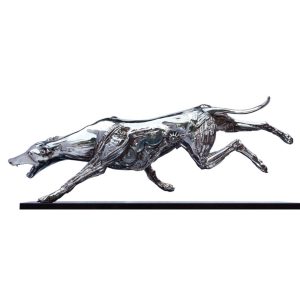 Thierry BENENATI, Lévrier de compétition, Bronze recouvert d’argent et socle en marbre noir, 55 x 144 x 31 cm