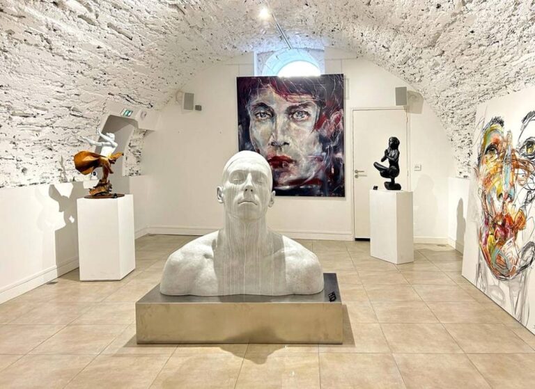 CODERCH & MALAVIA The Swimmer Polyester Patiné 114 X 130 X 77 Cm Piédestal Inox 30 X 150 X 75 Cm9 (1)