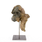 Jean-François GAMBINO – Tête de jeune orang outan – Bronze, 21 X 14 X 15 cm ( dont 9,5 cm de hauteur socle supplémentaire)