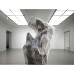 ASPENCROW, Atlas, Fibre de verre Eépoxy: poudre de marbre, poils naturels, silicone, 208 X 110 X 140 Cm