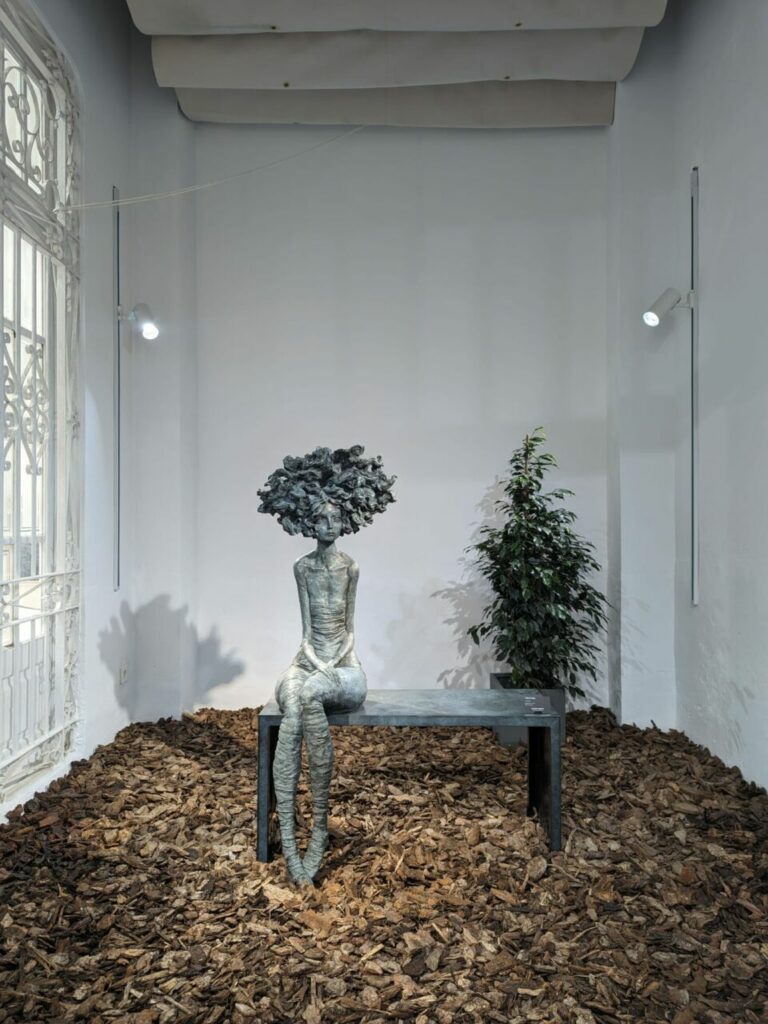 Valérie Hadida, I miss you, sculpture en bronze, 145 x 101 x 62 cm