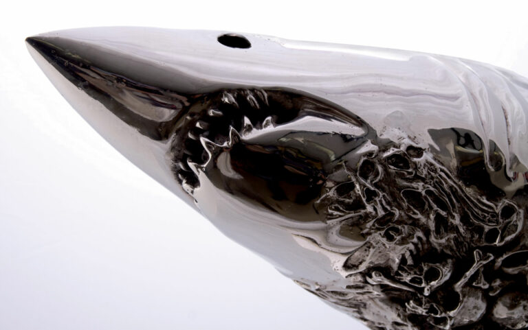 Thierry BENENATI , Requin Cimetière, Bronze Recouvert D’argent, 74 X 102 X 45 Cm