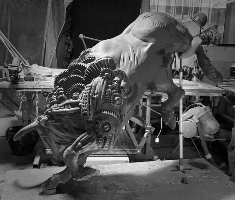 BENENATI Atelier Taureau Machine Monumental Bronze (8+4 EA) 160 X 195 X 135 Cm (4)