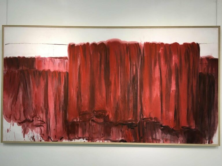 Zhang Qiongfei, Tissu Rouge, Série No. 2, 红布 系列之二, Acrylique sur toile, 140 x 230 cm