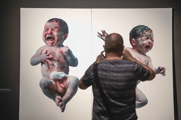 MORALES – Floating Babies – Huile Sur Toile –  Diptyque 195 X 130 Cm Chacune 195 X 260 cm Total