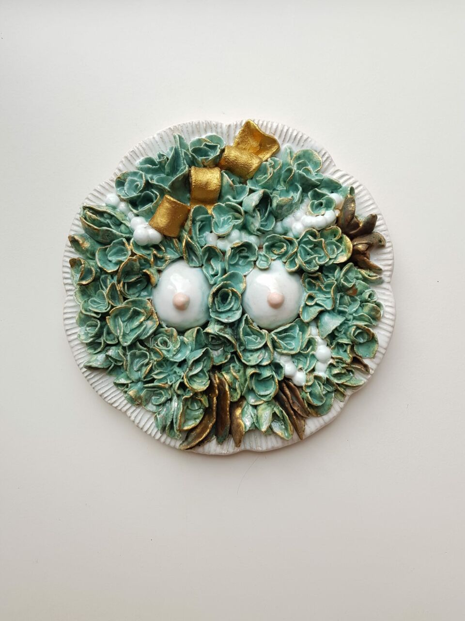 Lidia KOSTANEK, Sainte Agathe, Relief Céramique, 29 X 29 Cm