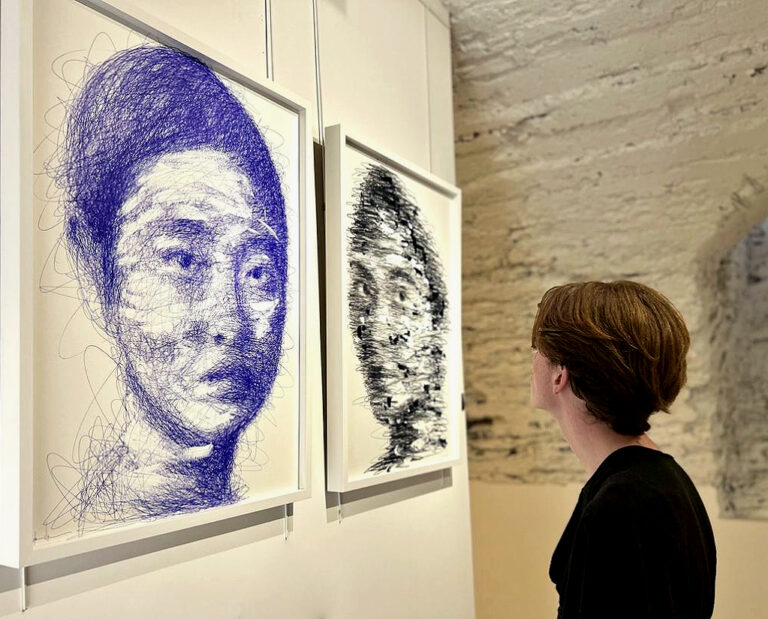 NGUYEN-Installation-Woman-Technique mixte sur papier- 80 x 60 cm