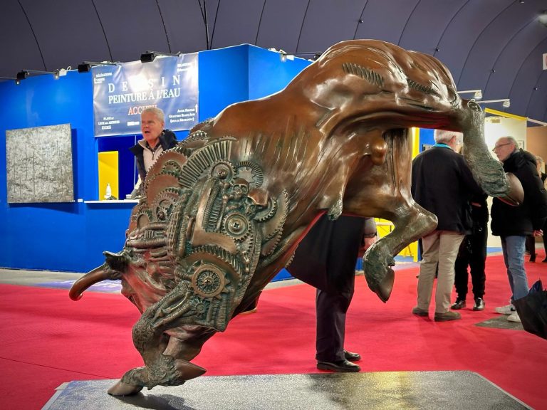 BENENATI – Taureau Machine Monumental – Art Capital, Paris 2024